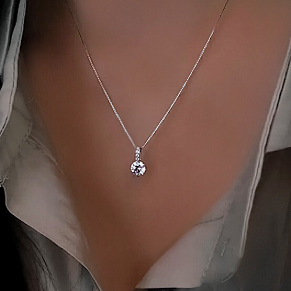 Jewelry - ⚜️[𝟯/$𝟭𝟴]⚜️Rhinestone Delicate Necklace NEW